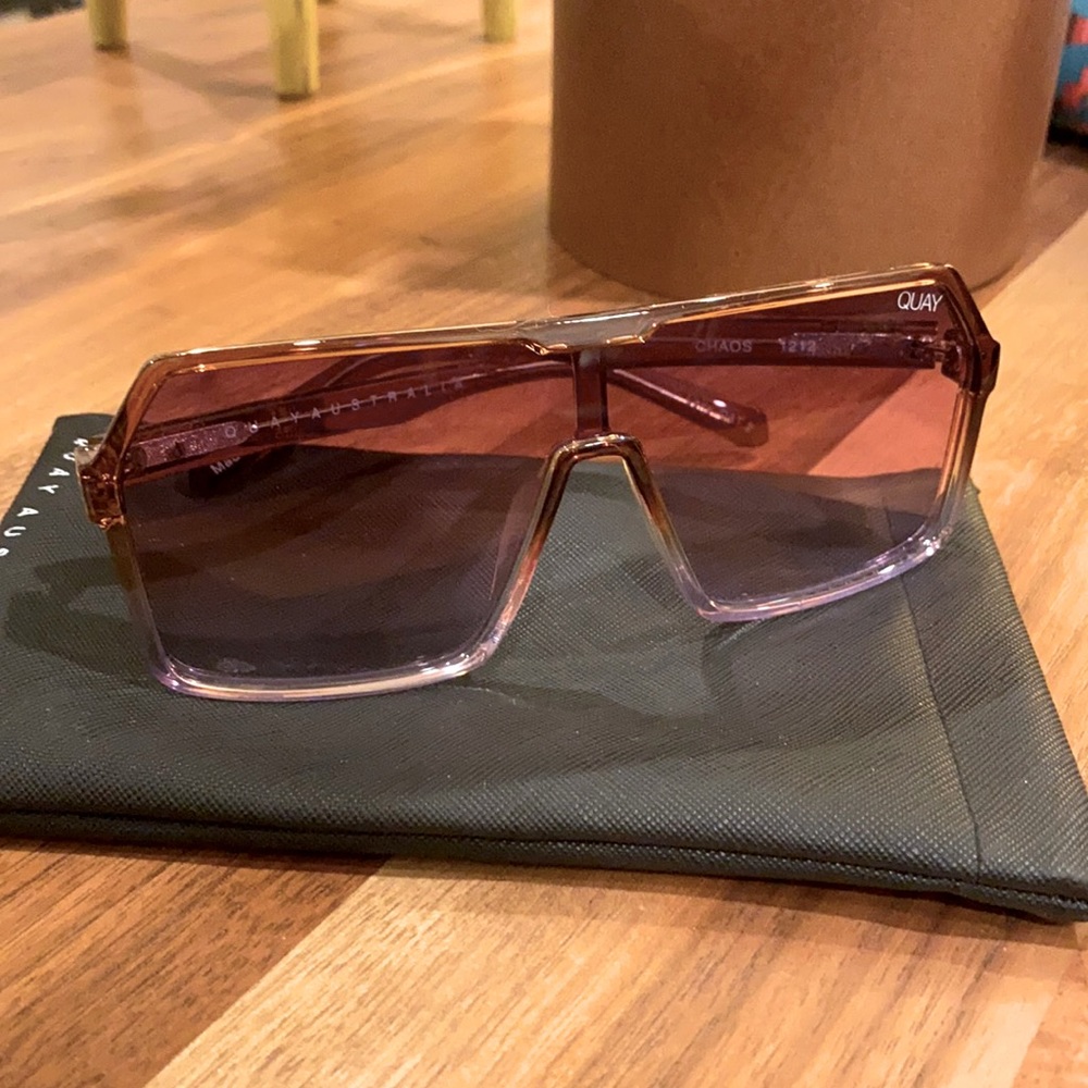 Quay chaos sunglasses